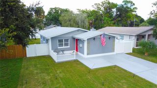 527 GLENOAK STREET N, St Petersburg, FL 33703