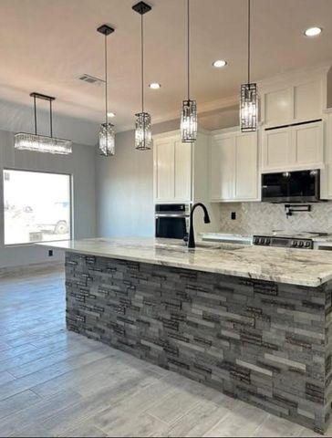 16125 Pura Vida Ave, Gardendale, TX 79758