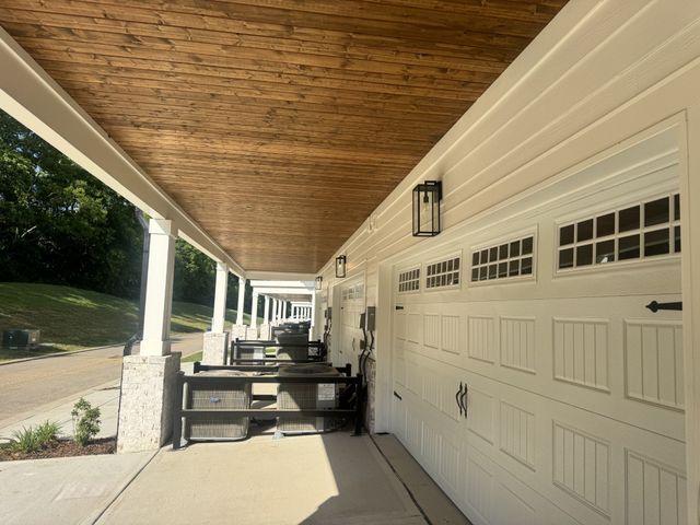2104 Conductor Ln, Thompsons Station, TN 37179