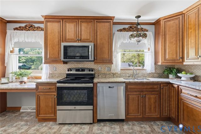 5250 Claridge Dr, Chesterfield, VA 23832