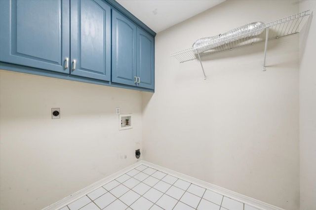 2 Oak Creek Ridge Drive, Longview, TX 75605