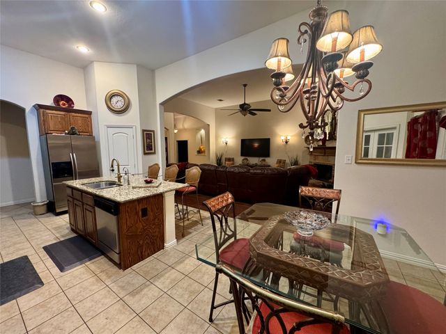 613 Buelwood Court, Desoto, TX 75115