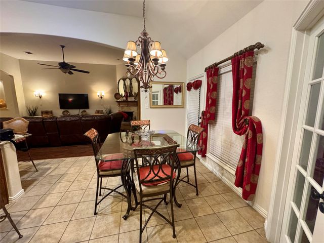 613 Buelwood Court, Desoto, TX 75115