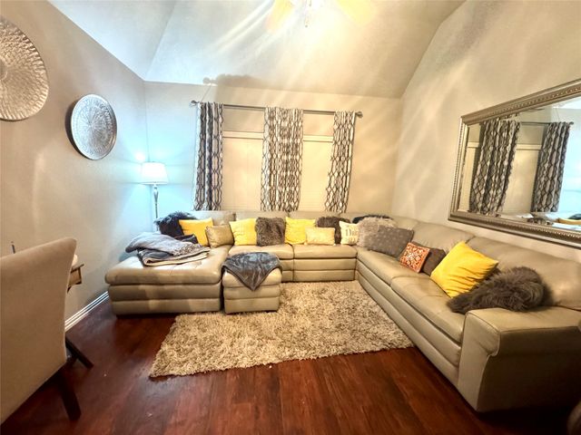 613 Buelwood Court, Desoto, TX 75115