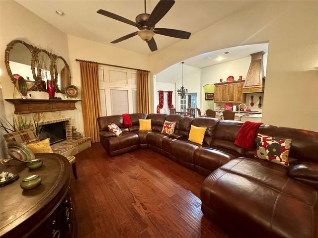 613 Buelwood Court, Desoto, TX 75115