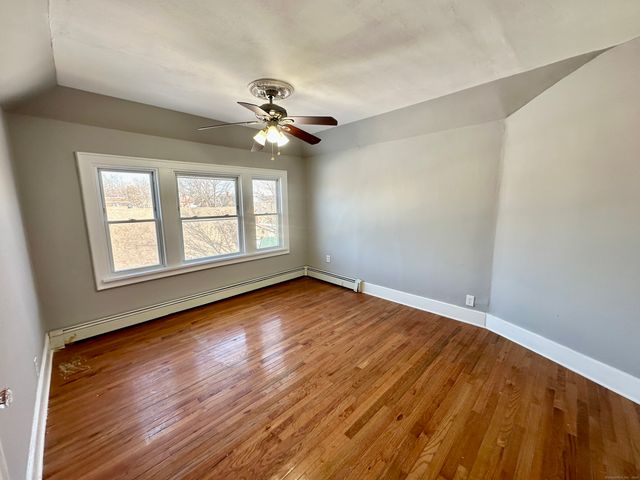 2683 Fairfield Avenue 3rd Fl, Bridgeport, CT 06605
