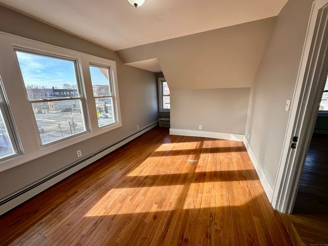 2683 Fairfield Avenue 3rd Fl, Bridgeport, CT 06605