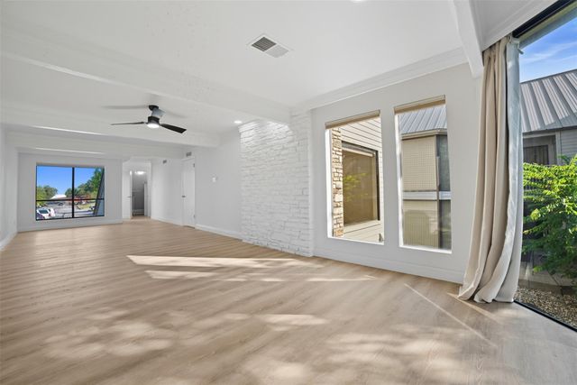 170 World Of Tennis SQ, Lakeway, TX 78738