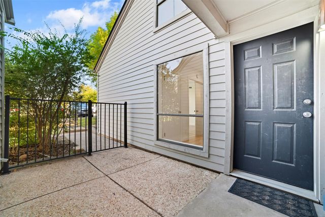 170 World Of Tennis SQ, Lakeway, TX 78738