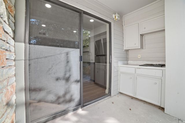 170 World Of Tennis SQ, Lakeway, TX 78738