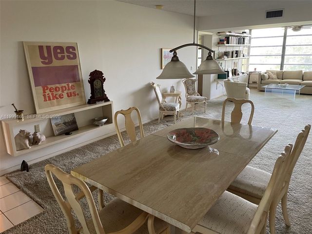 1703 Whitehall Dr 205, Davie, FL 33324