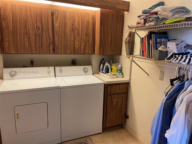 1703 Whitehall Dr 205, Davie, FL 33324