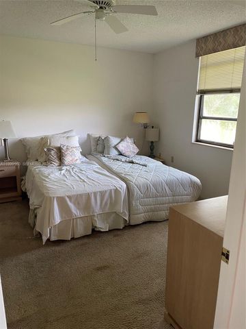 1703 Whitehall Dr 205, Davie, FL 33324