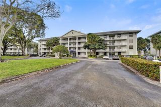 1703 Whitehall Dr 205, Davie, FL 33324