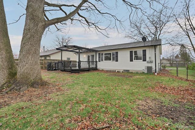 807 Saint Bernard Street, Marysville, MI 48040
