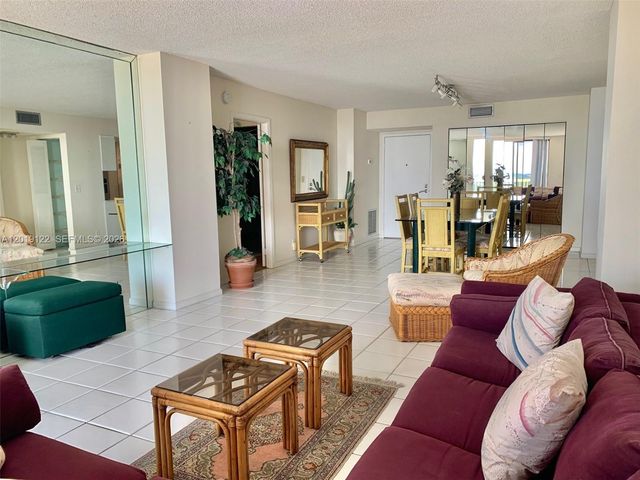 1500 S Ocean Dr 17E, Hollywood, FL 33019