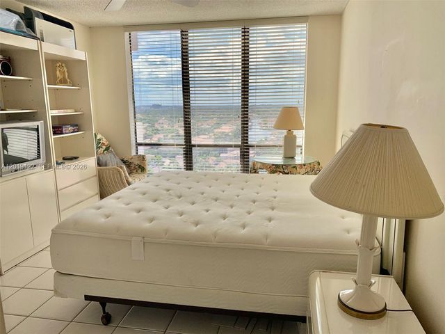 1500 S Ocean Dr 17E, Hollywood, FL 33019