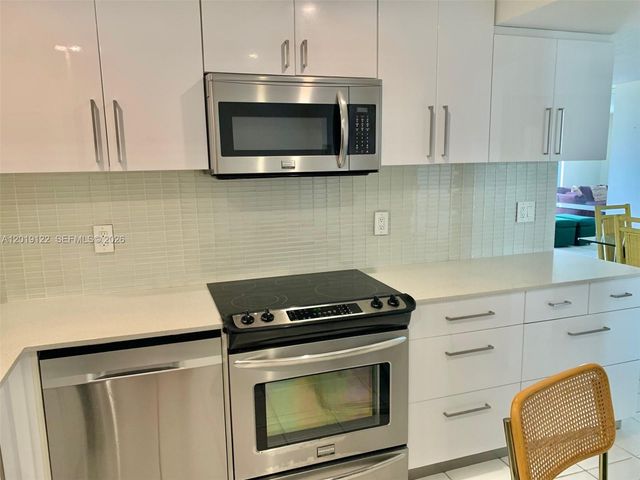 1500 S Ocean Dr 17E, Hollywood, FL 33019
