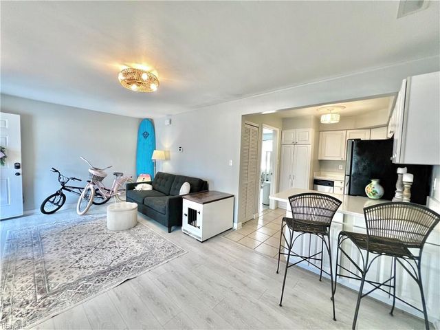 598 Pinewood Dr Apt 105, Virginia Beach, VA 23451