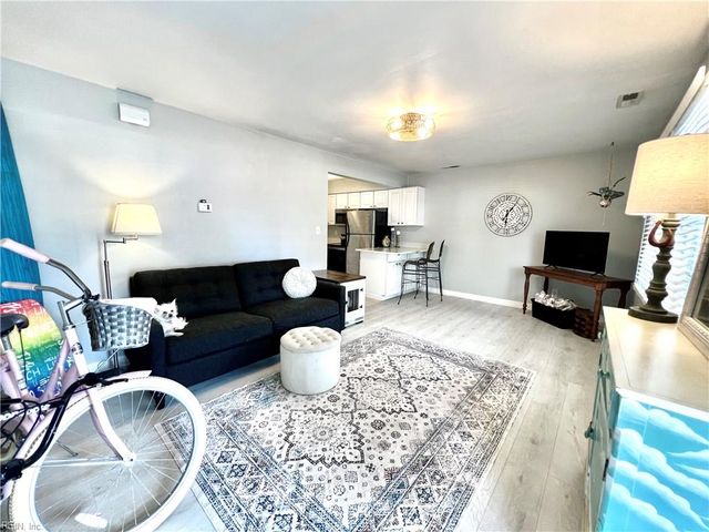 598 Pinewood Dr Apt 105, Virginia Beach, VA 23451