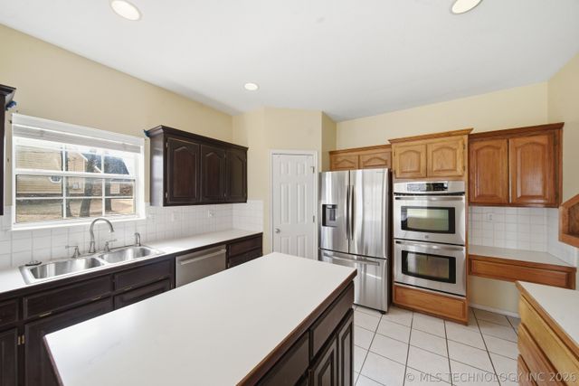 18257 S 132nd East Avenue, Bixby, OK 74008