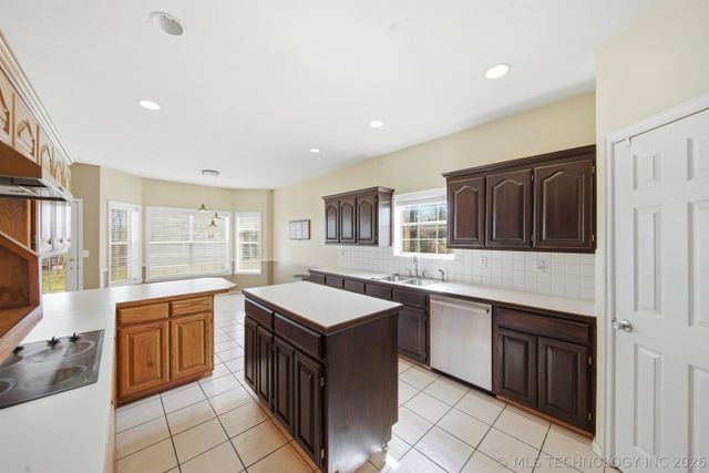 18257 S 132nd East Avenue, Bixby, OK 74008