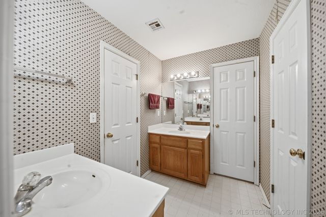 18257 S 132nd East Avenue, Bixby, OK 74008