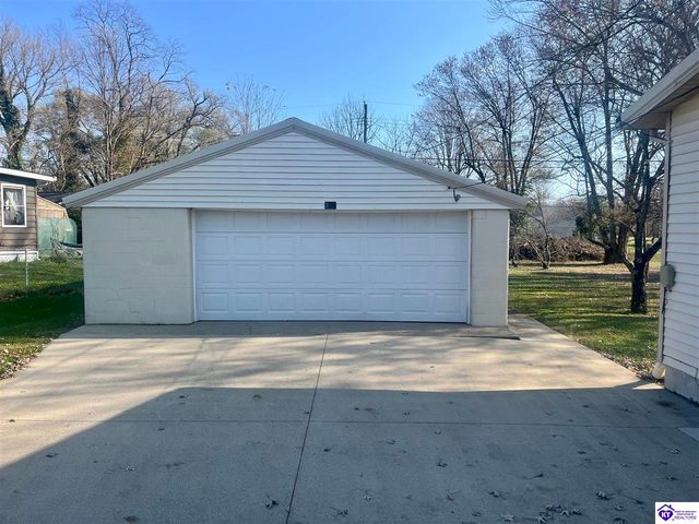 302 Glenwood Drive, Vine Grove, KY 40175