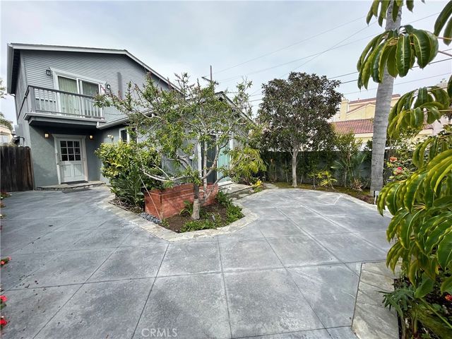 220 Baltimore Avenue, Huntington Beach, CA 92648