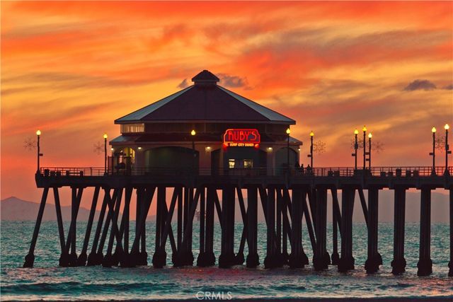 220 Baltimore Avenue, Huntington Beach, CA 92648