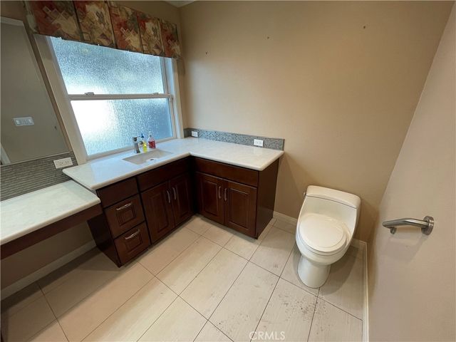 220 Baltimore Avenue, Huntington Beach, CA 92648