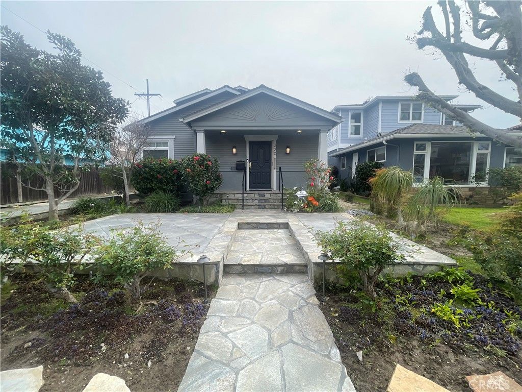 220 Baltimore Avenue, Huntington Beach, CA 92648