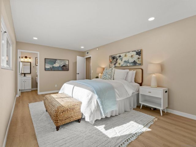 3101 Groton Way 2, San Diego, CA 92110