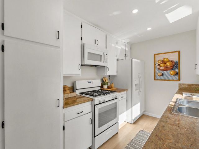 3101 Groton Way 2, San Diego, CA 92110
