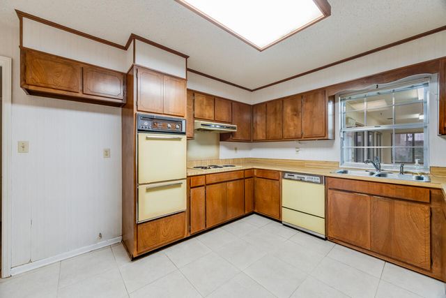 2601 Edgewater Drive, Niceville, FL 32578