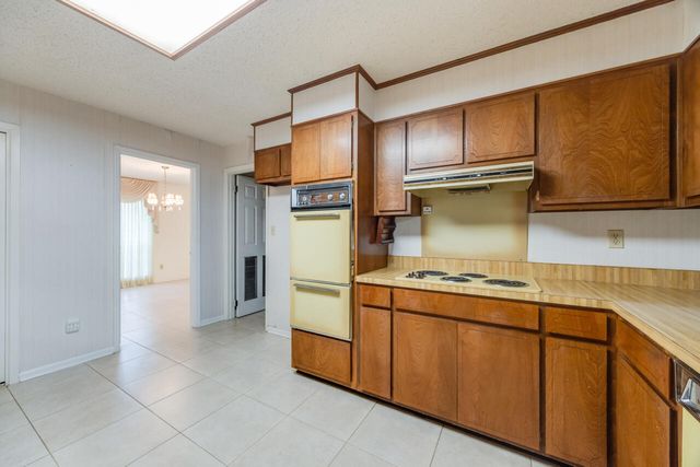 2601 Edgewater Drive, Niceville, FL 32578