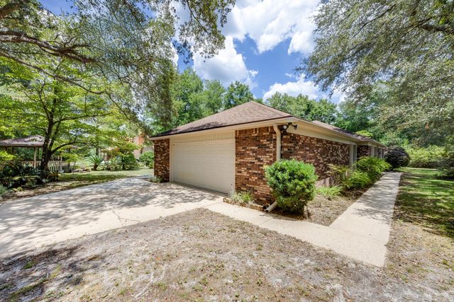 2601 Edgewater Drive, Niceville, FL 32578