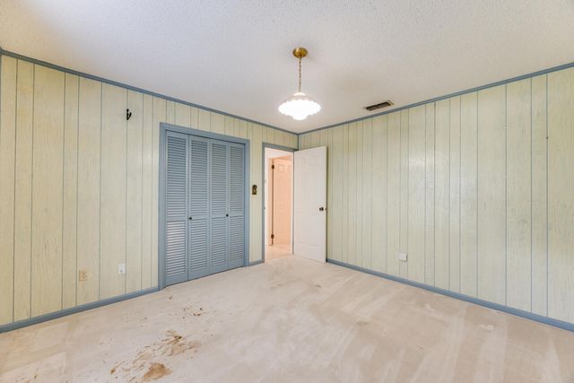 2601 Edgewater Drive, Niceville, FL 32578
