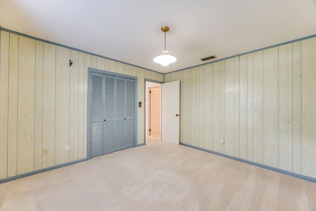 2601 Edgewater Drive, Niceville, FL 32578