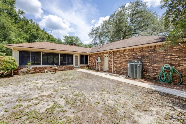 2601 Edgewater Drive, Niceville, FL 32578