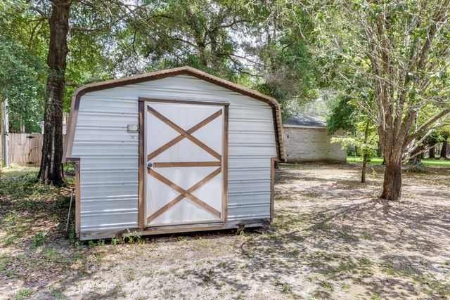 2601 Edgewater Drive, Niceville, FL 32578