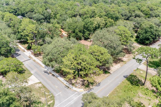 2601 Edgewater Drive, Niceville, FL 32578