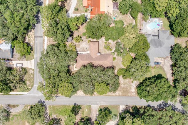 2601 Edgewater Drive, Niceville, FL 32578