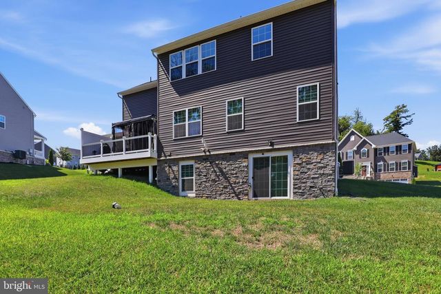 302 GREENWOOD RD, Spring Grove, PA 17362