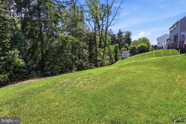 302 GREENWOOD RD, Spring Grove, PA 17362