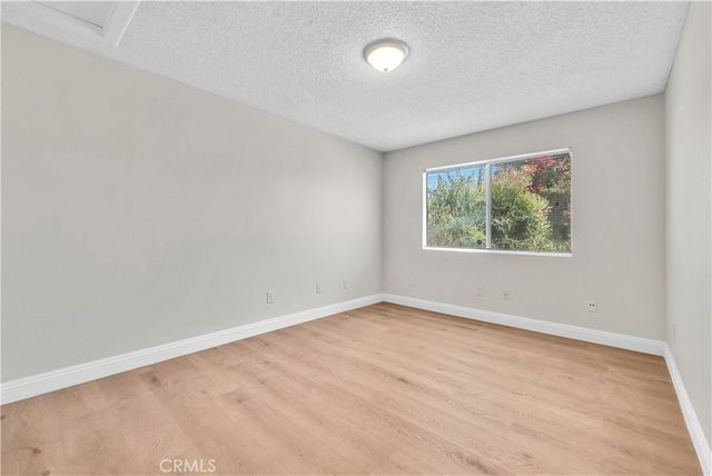 553 E Home, Rialto, CA 92376
