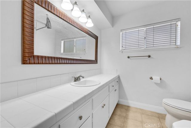 553 E Home, Rialto, CA 92376