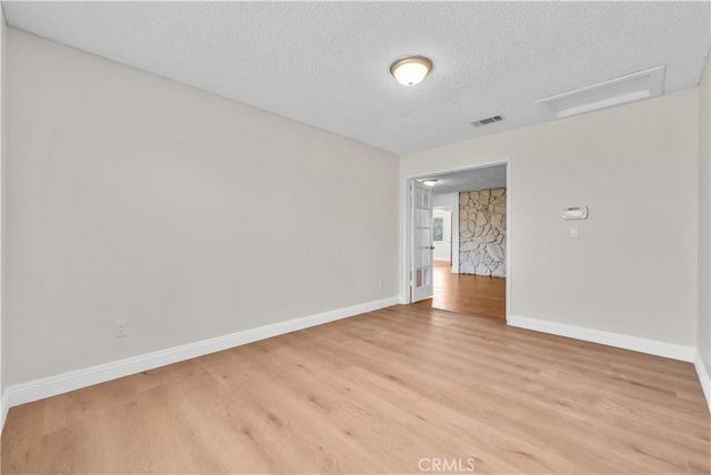 553 E Home, Rialto, CA 92376