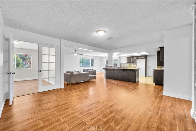 553 E Home, Rialto, CA 92376