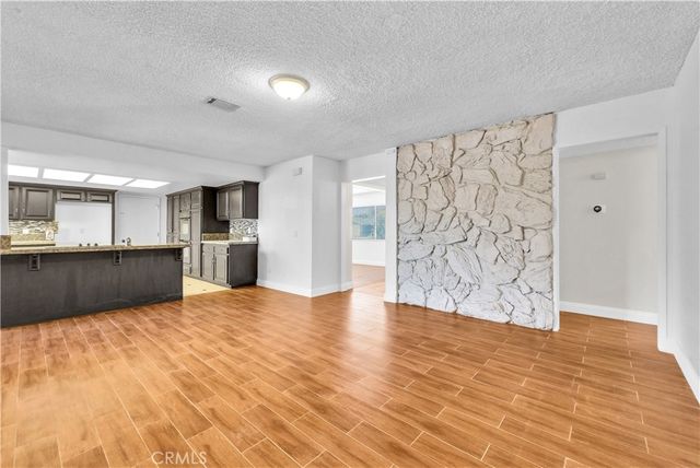 553 E Home, Rialto, CA 92376